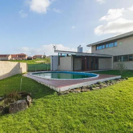 Chalet Con Piscina Cerca De Playas De بيت للعطل *